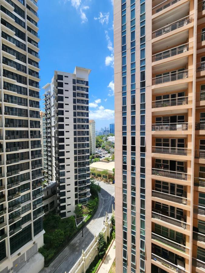 Venice Luxury: Family Suite with Mall Access and Pool Taguig Exterior photo