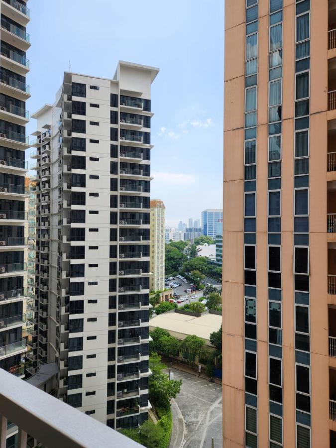 Venice Luxury: Family Suite with Mall Access and Pool Taguig Exterior photo