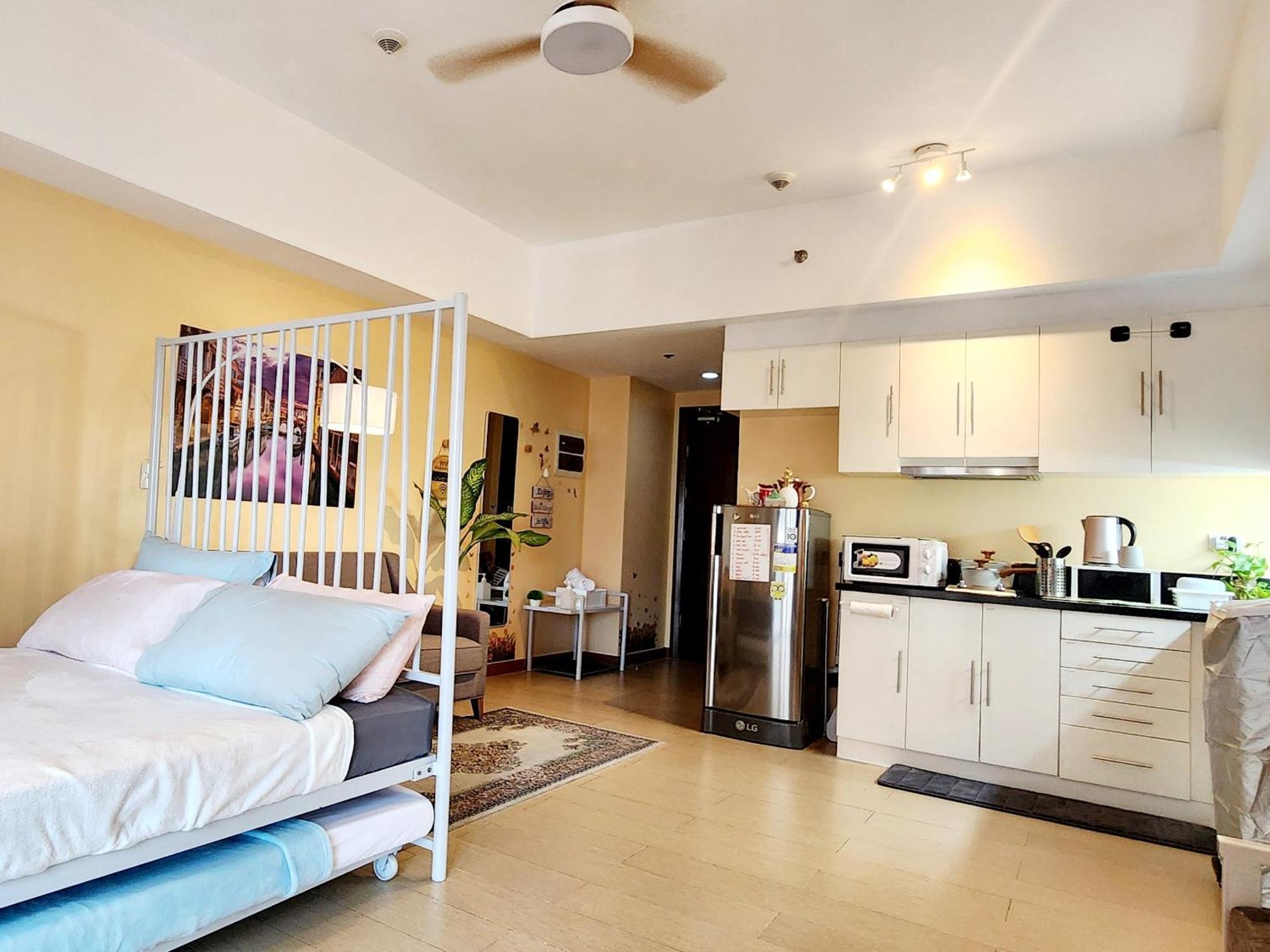 Venice Luxury: Family Suite with Mall Access and Pool Taguig Room photo
