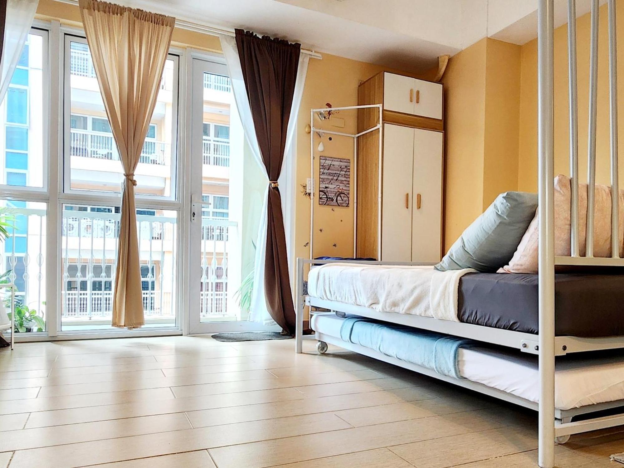 Venice Luxury: Family Suite with Mall Access and Pool Taguig Room photo